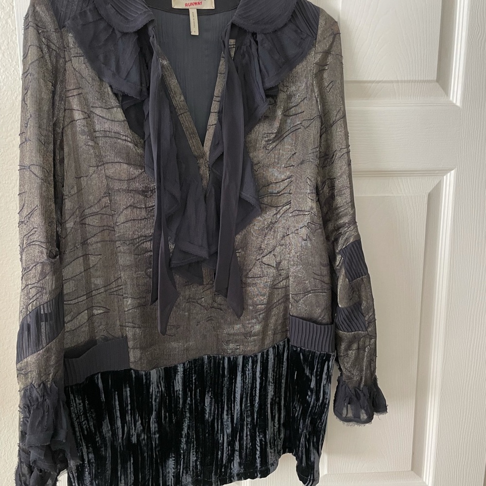 BCBG Runway Ruffle Collar Dress
